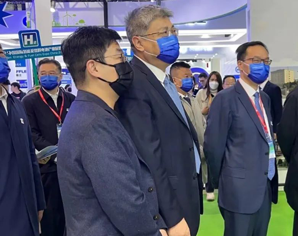 中国氢能联盟理事长、、、、国家能源集团董事长刘国跃亲临Z6尊龙展台